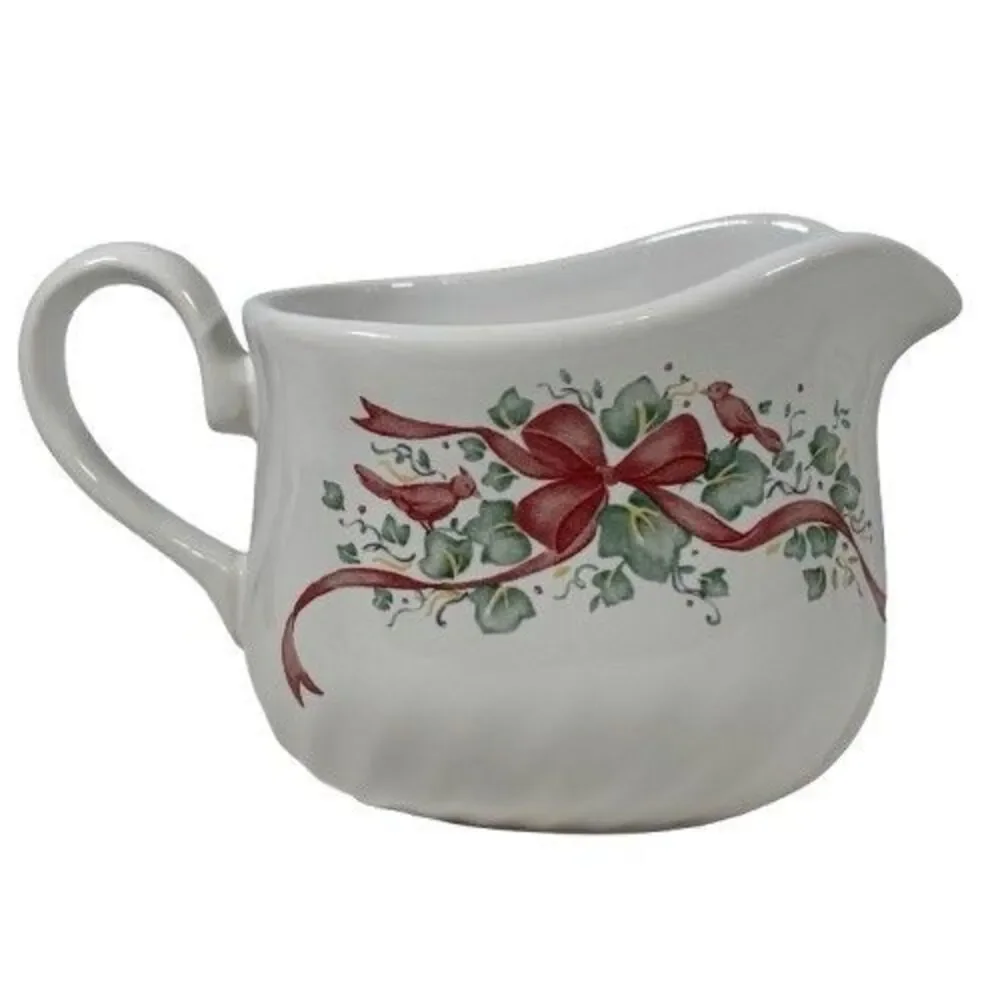 Corelle Coordinates Callaway Ivy Holiday Christmas Ribbon Gravy Boat w/Cardinals